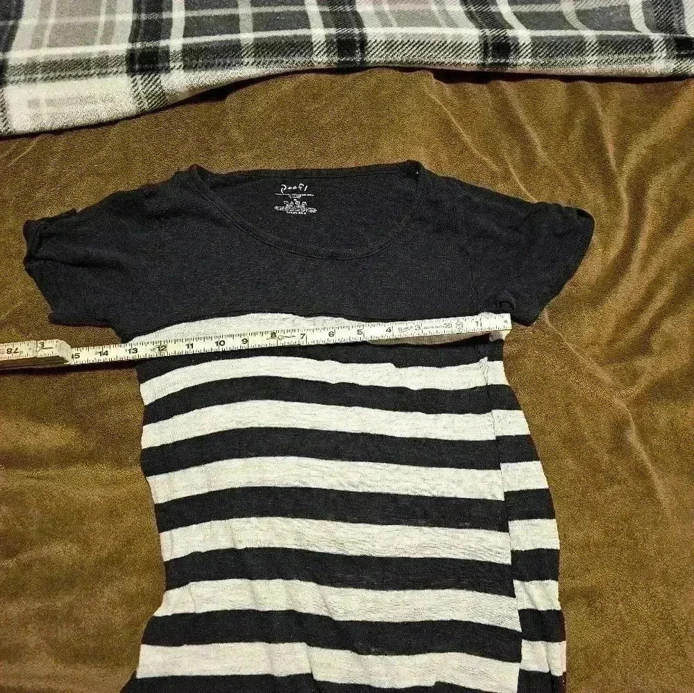 Women's medium black and white stripe poof! T-shirt - Picture 3 of 6